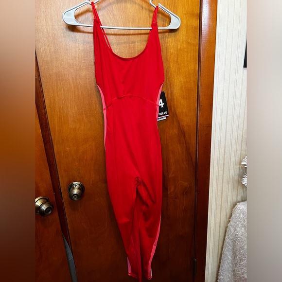 🆕 four laps jumpsuit - Picture 2 of 4